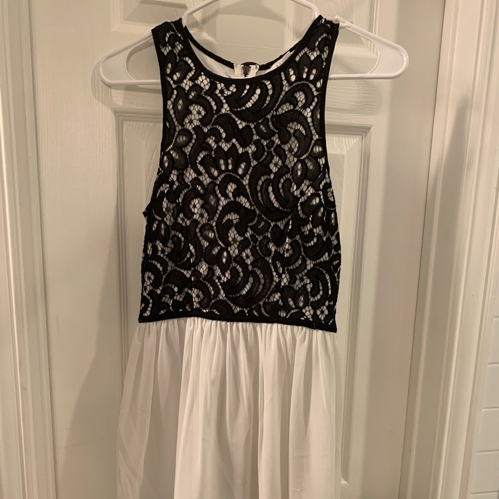 Women’s black/white dress